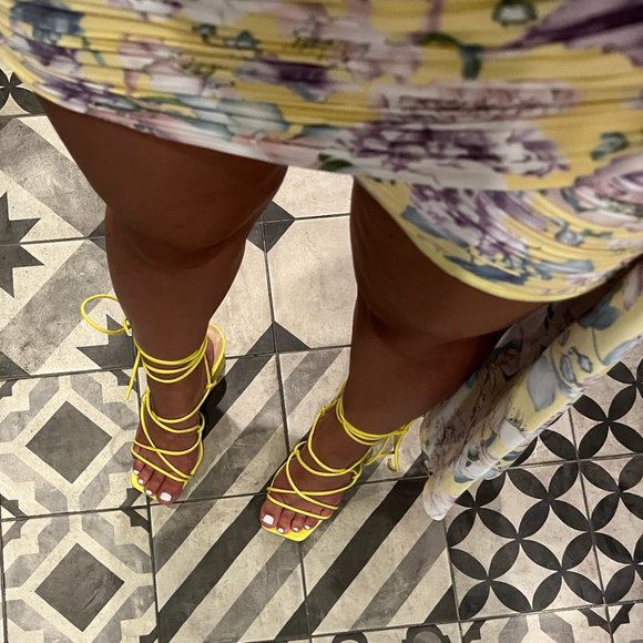 ASOS Yellow Strappy Block Heels - Picture 4 of 8